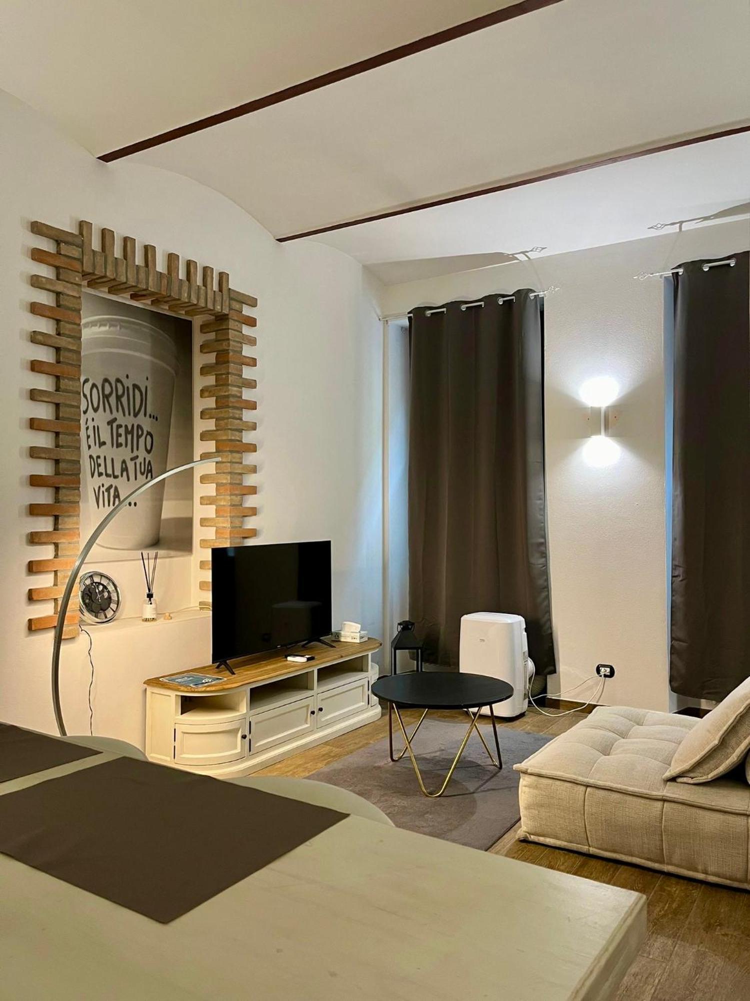 شقة Residenza Corrado By Almanova Residenze مانتوفا المظهر الخارجي الصورة