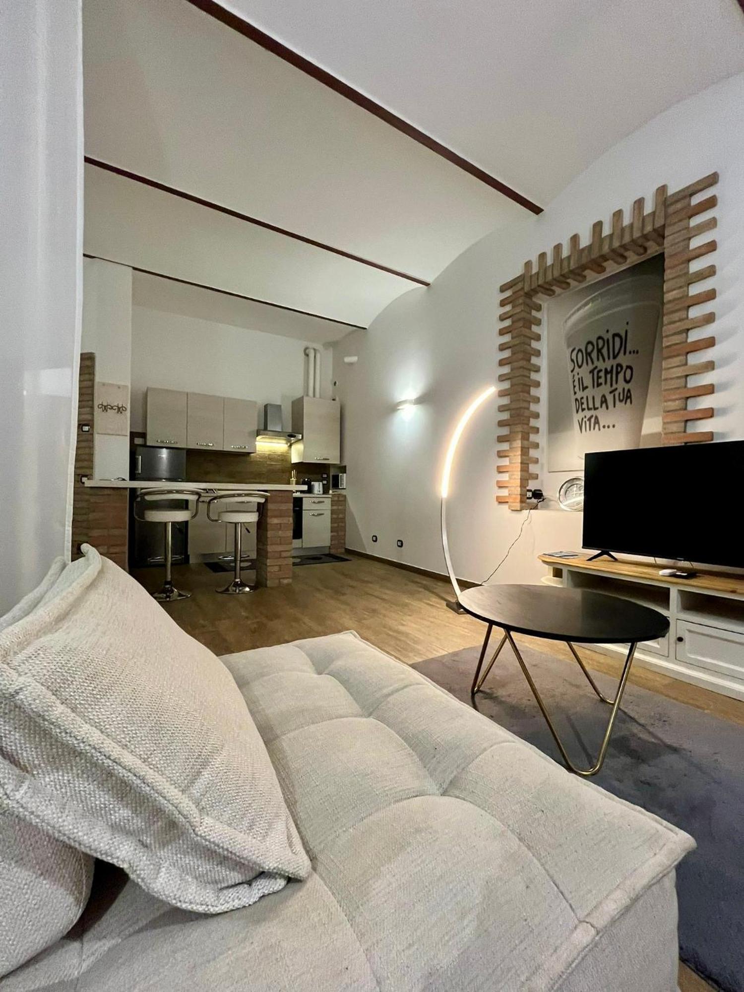 شقة Residenza Corrado By Almanova Residenze مانتوفا المظهر الخارجي الصورة