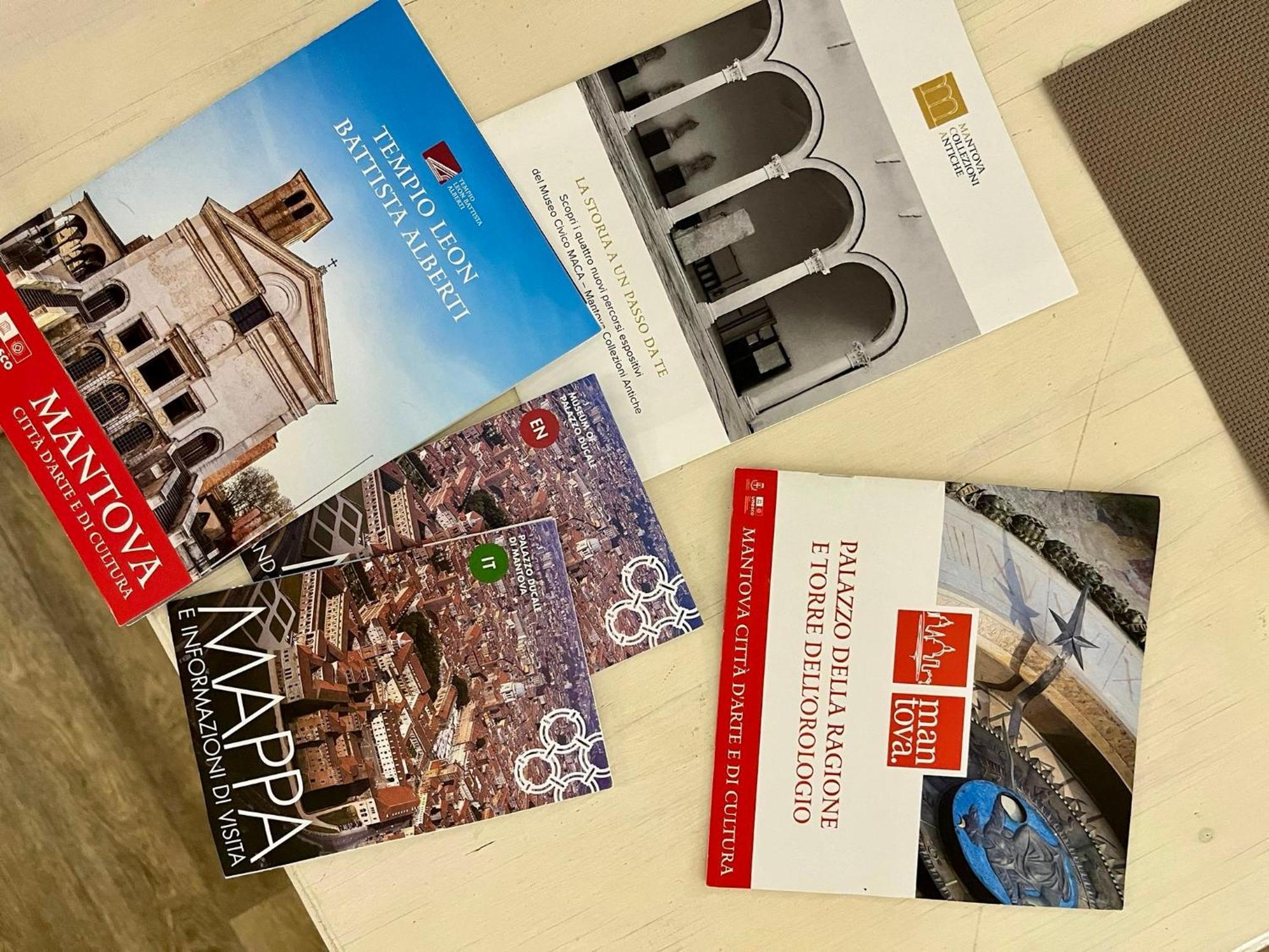 شقة Residenza Corrado By Almanova Residenze مانتوفا المظهر الخارجي الصورة