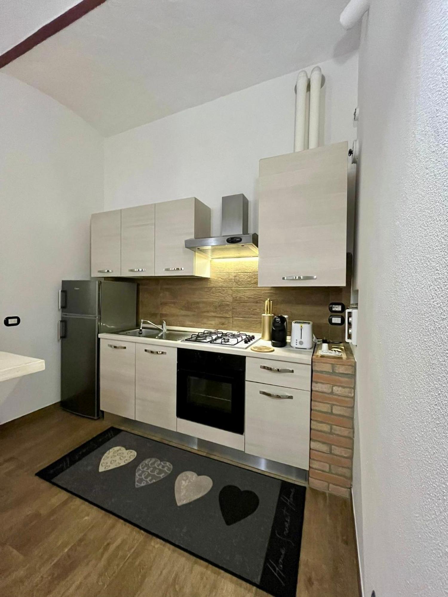 شقة Residenza Corrado By Almanova Residenze مانتوفا المظهر الخارجي الصورة
